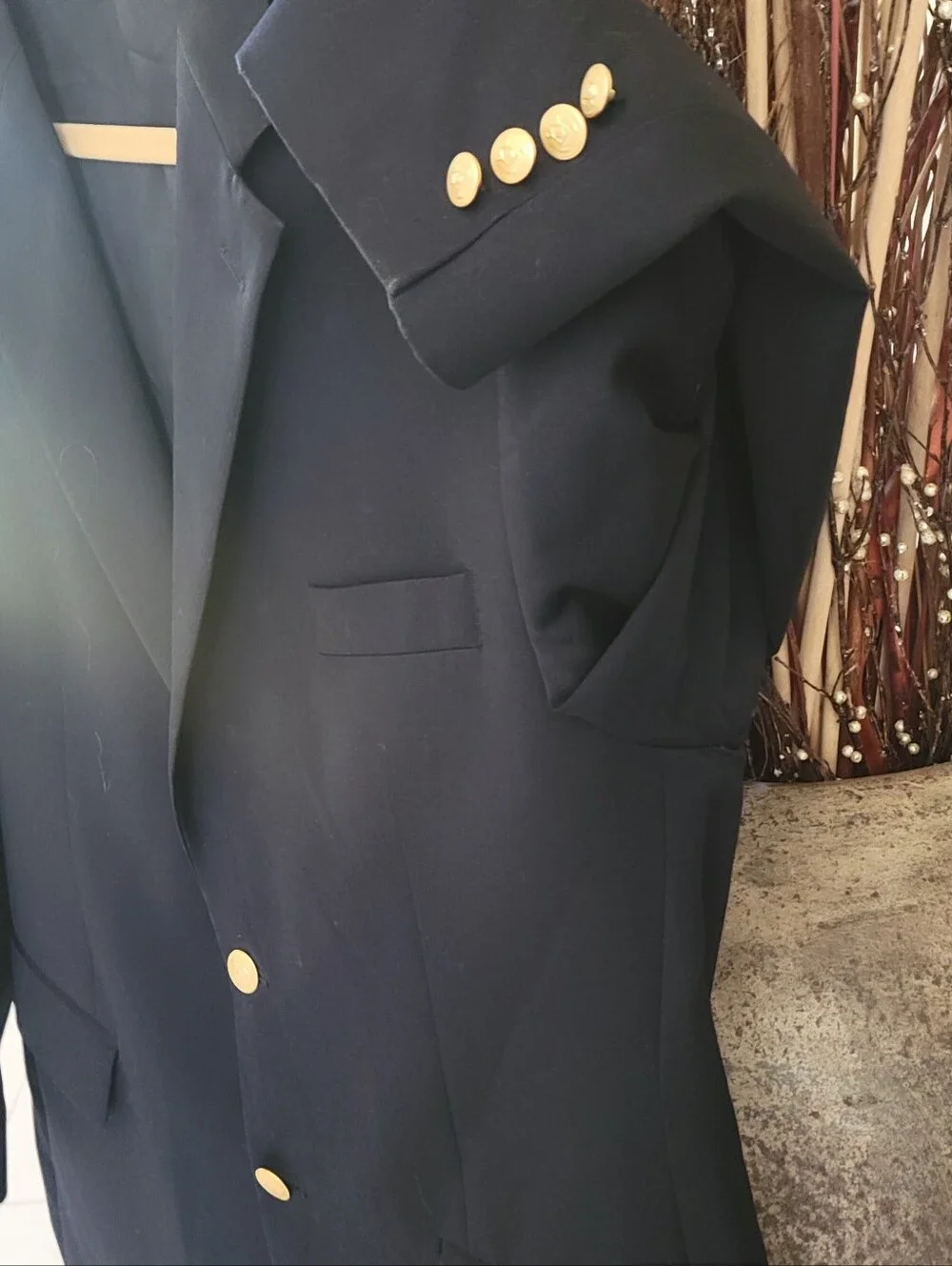 Ralph Lauren 46L Navy Woolmark Blazer/2 brass logo butns single breast/4 @ Cuffs
